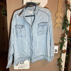 Ava & Viv Lightwash Lightweight Denim Zippered Jacket with Zippered Collar 1X